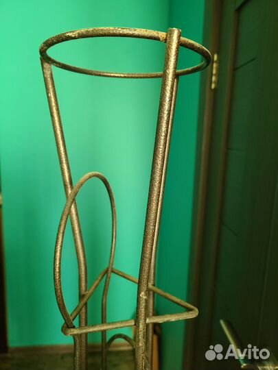 Кованная цветочница