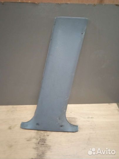 Накладка центральной стойки R bmw 7 e32 бмв е32