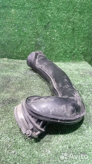 Патрубок воздушного фильтра Ford Focus