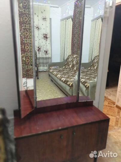 Шкаф сервант, трюмо