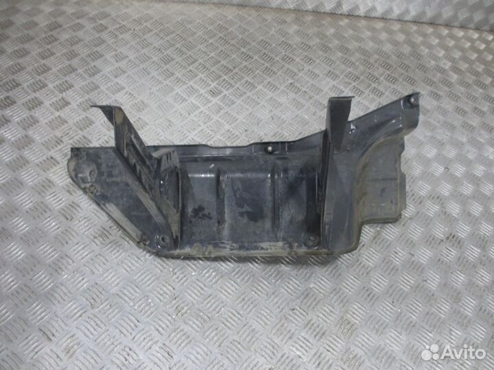 Кронштейн ступени левый Scania 1426109