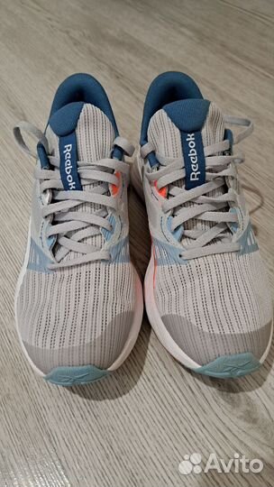 Кроссовки женские