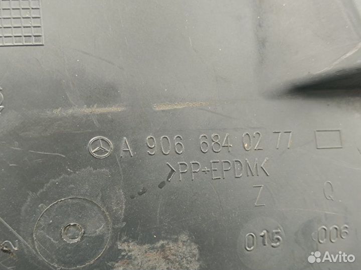 Подкрылок передний левый Mercedes Benz Sprinter