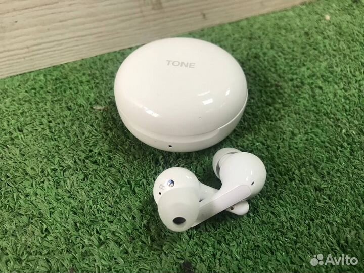 Беспроводные наушники LG tone Free FN6 (14)