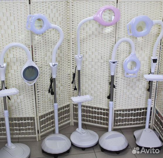 Лампа с увеличительным стеклом новая