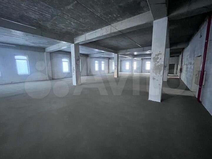 Здание, 2400 м²