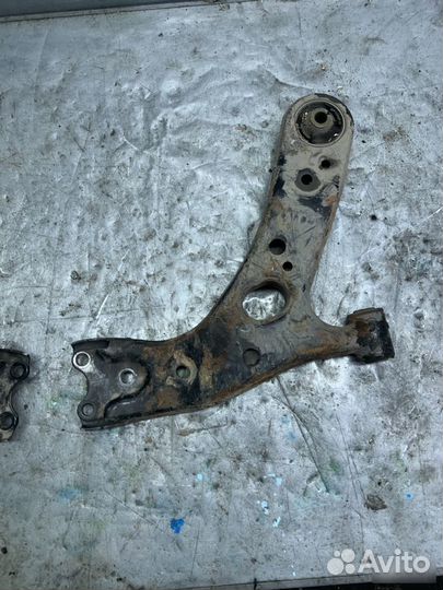 Рычаг передний Toyota Corolla E150