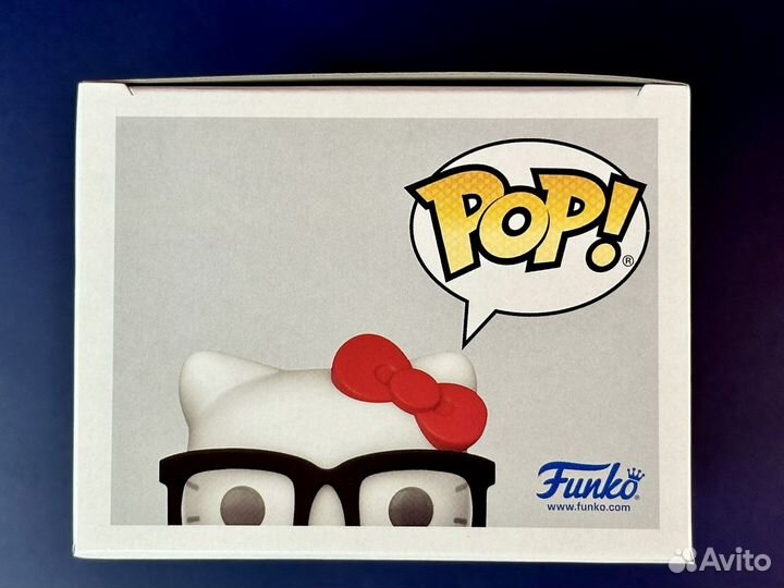 Funko Pop 65 Hello Kitty (Nerd) Flocked SE