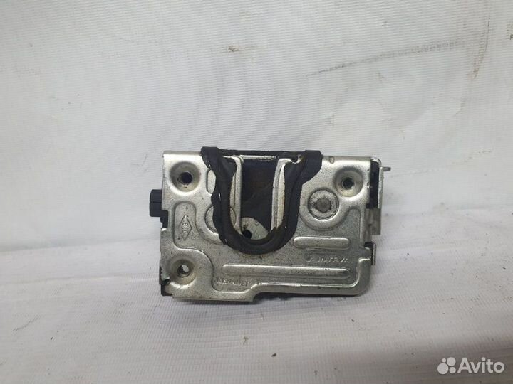 Замок двери передний правый Рено Logan седан 2012