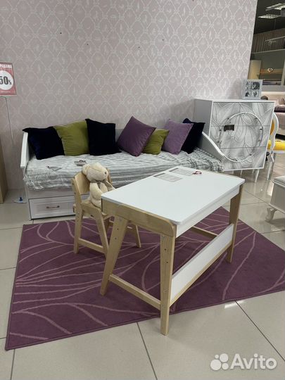 Детский стул и парта