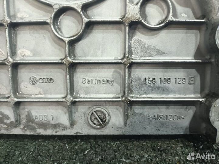 Крышка двигателя Q7