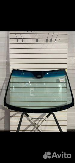 Лобовое стекло на BMW X5 E70