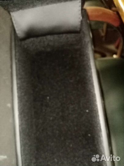 Подлокотник