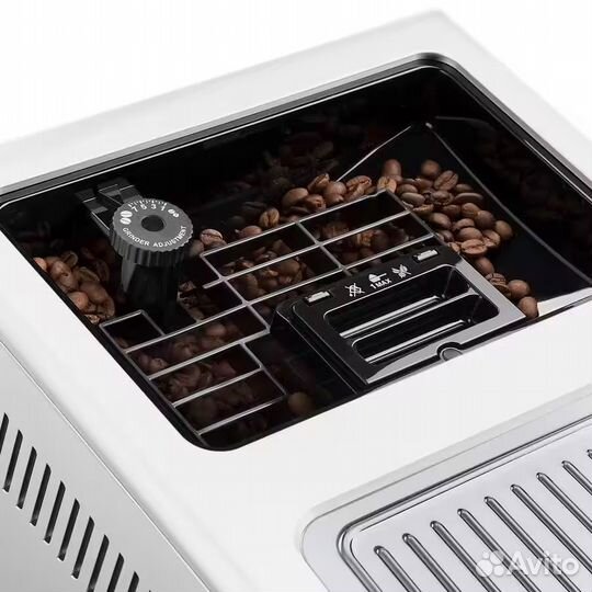 Кофемашина DeLonghi PrimaDonna Class ecam550.65.w
