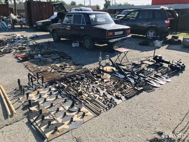 Тяпки,лопаты,грабли,цепи