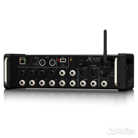 Цифровой микшерный пульт Behringer XR12