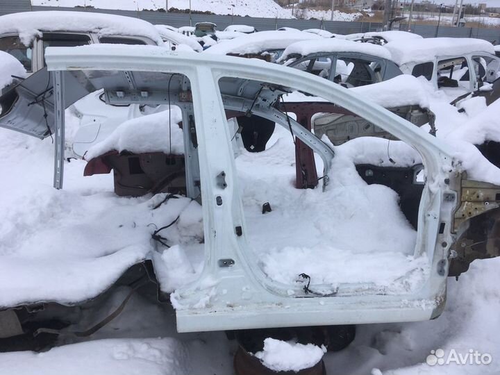 Боковина правая Стойка передняя порог Киа Рио 3