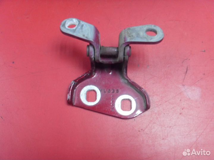 Петля двери 15932614 Cadillac SRX 2003-2009