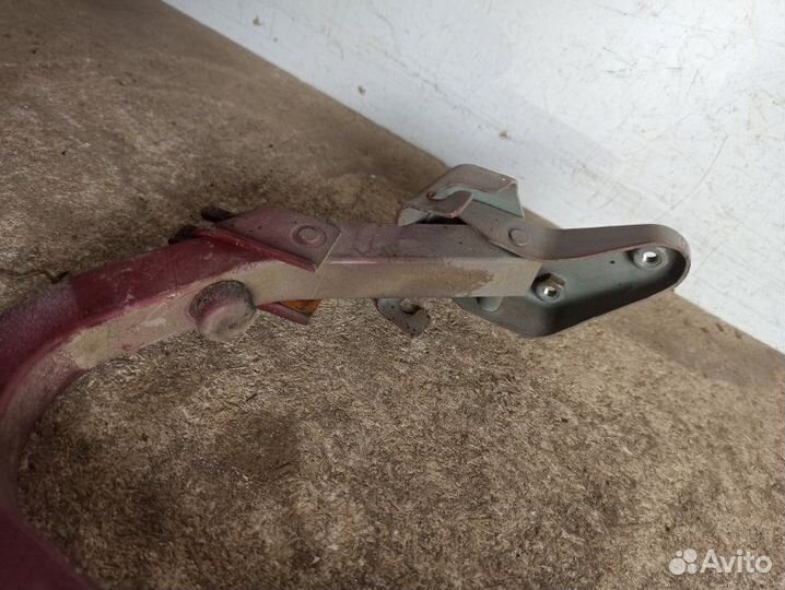 Петля крышки багажника задняя правая Subaru Legacy