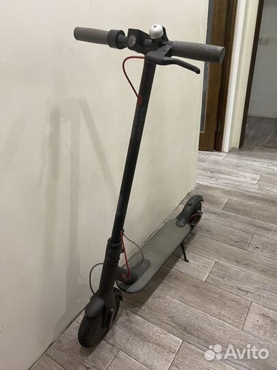 Электрический самокат Xiaomi Mi Electric Scooter