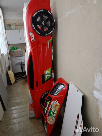 Детская кровать машинка с матрасом