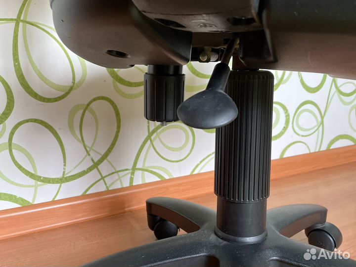 Компьютерное кресло