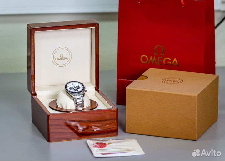Часы Omega Speedmaster Apollo Snoopy