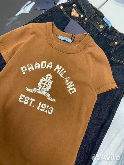 Футболка Prada