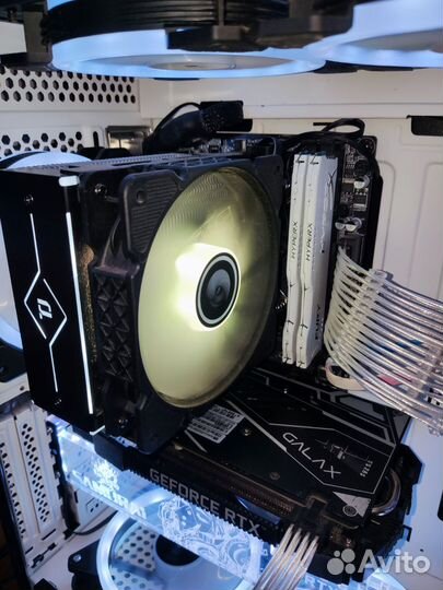 Материнская плата с процессором и памятью