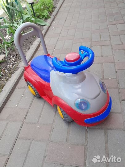 Детская машинка каталка с ручкой