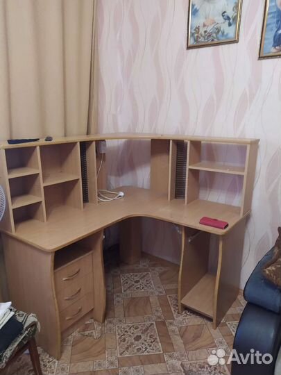 Компьютерный стол