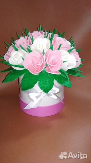 Розы в шляпной коробке, светильник роза