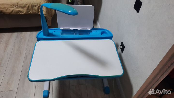 Растущий стол и стул