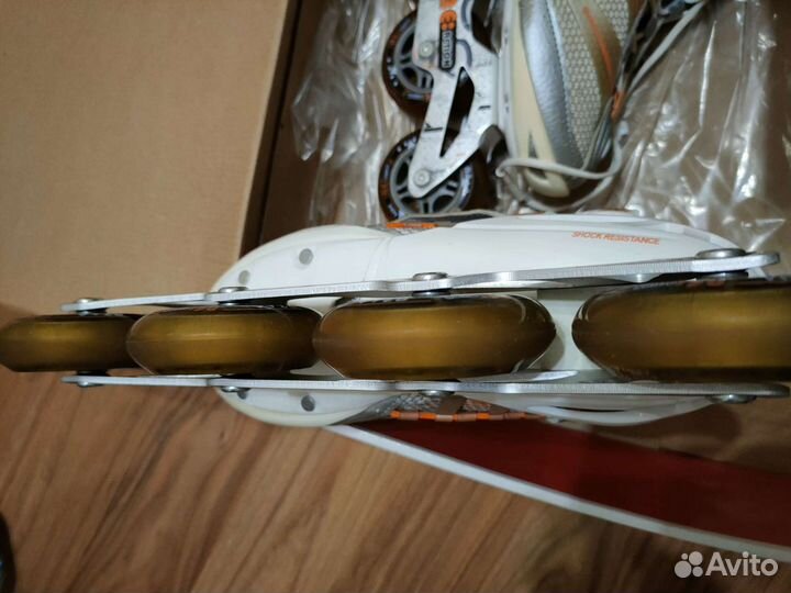 Ролики женские Reaction