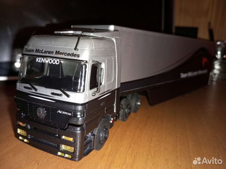 Седельные тягачи 1:43 Eligor