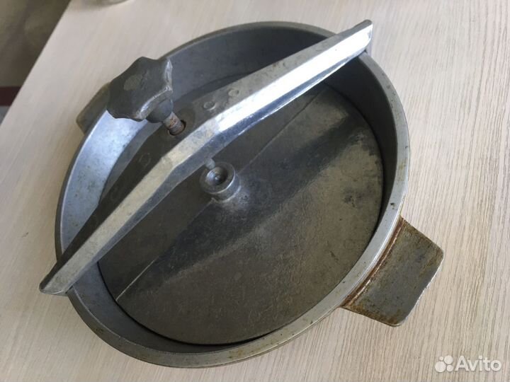 Бронь Сковорода для цыпленка табака СССР