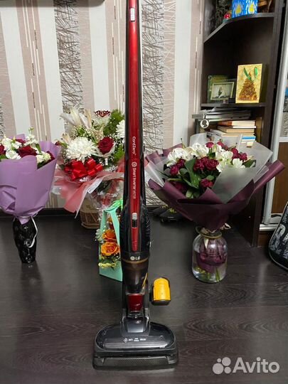 Вертикальный пылесос LG CordZero vs8401scw Red