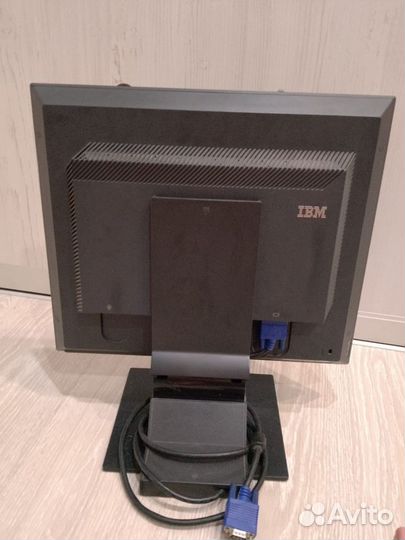 Монитор IBM 17 дюймов