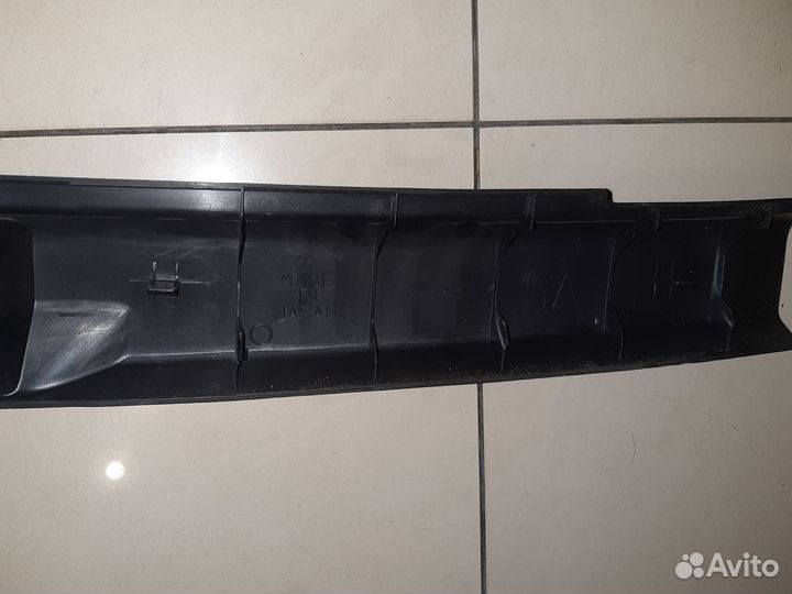 Порожек багажника Субару Форестер SG 2003-2007г.в