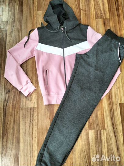 Спортивный костюм на девочку подростка