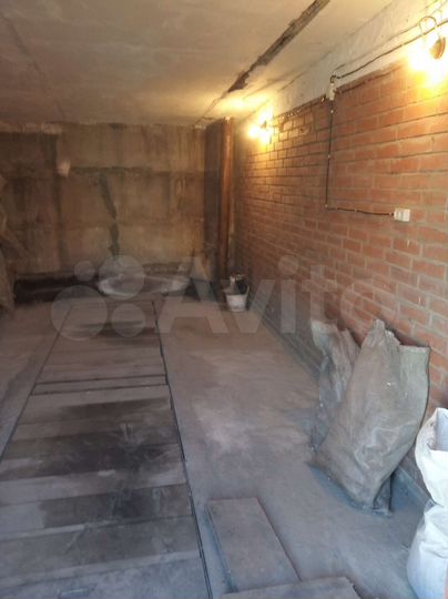 Гараж, > 30 м²