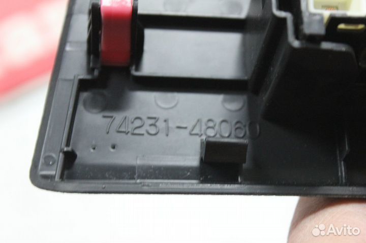 Кнопка стеклоподьемника Toyota Highlander