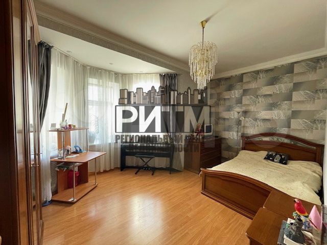 3-к. квартира, 93 м², 3/4 эт.