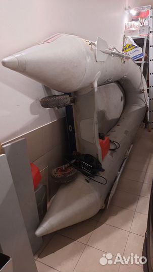 Лодка с мотором