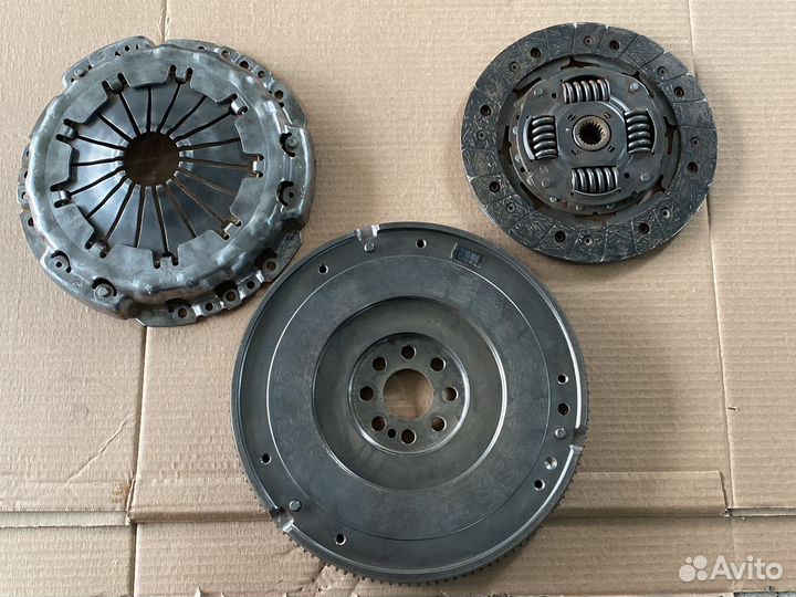 Маховик Opel Vivaro 2.0d Renault Traffic M9R