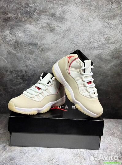 Nike AIR Jordan 11 beige