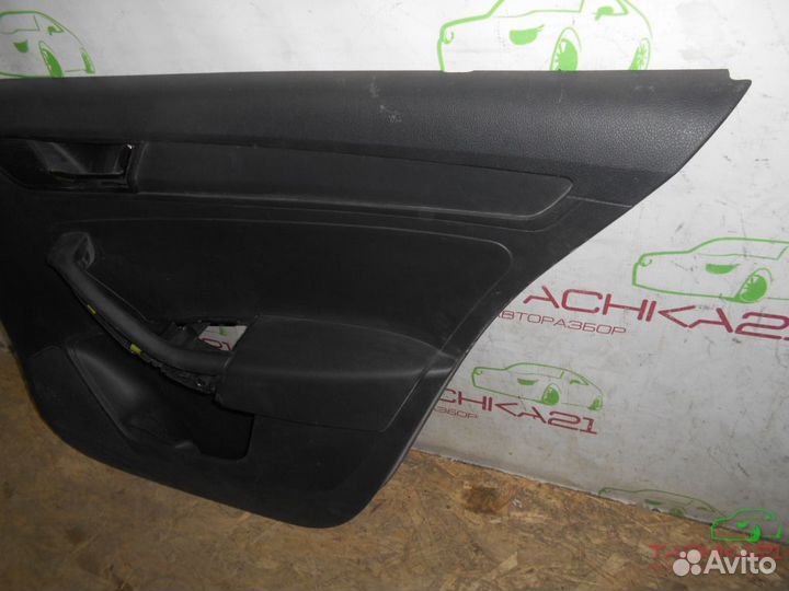 Обшивка задней правой двери Skoda Rapid (2012+)