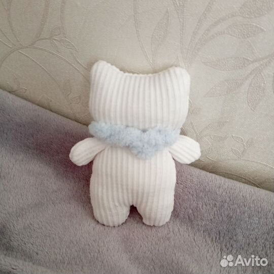 Игрушка медвежонок с шарфиком