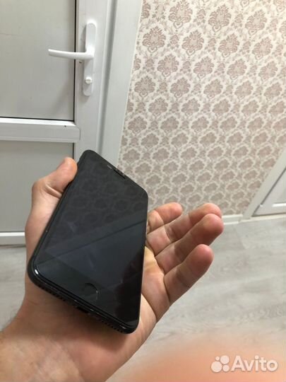 iPhone 8 Plus, 64 ГБ