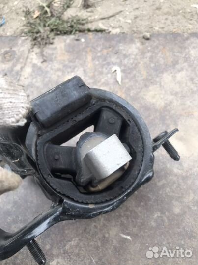 Опора двигателя поло седан